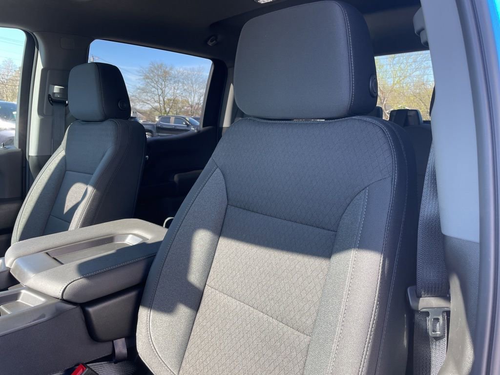 New 2026 Chevrolet Silverado 1500 Custom w/ Turbomax Blackout Package image 7