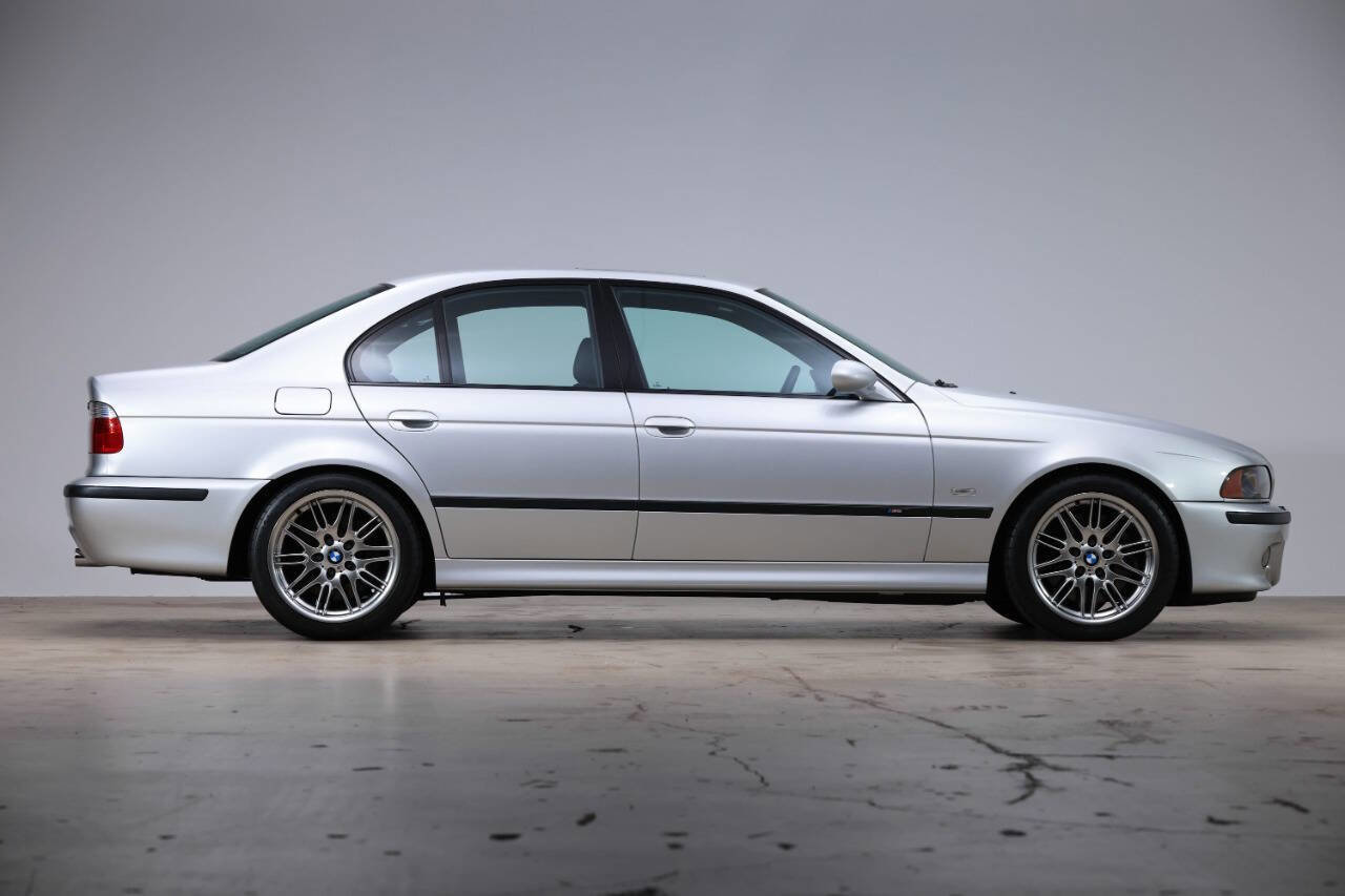 Used 2002 BMW M5 image 8