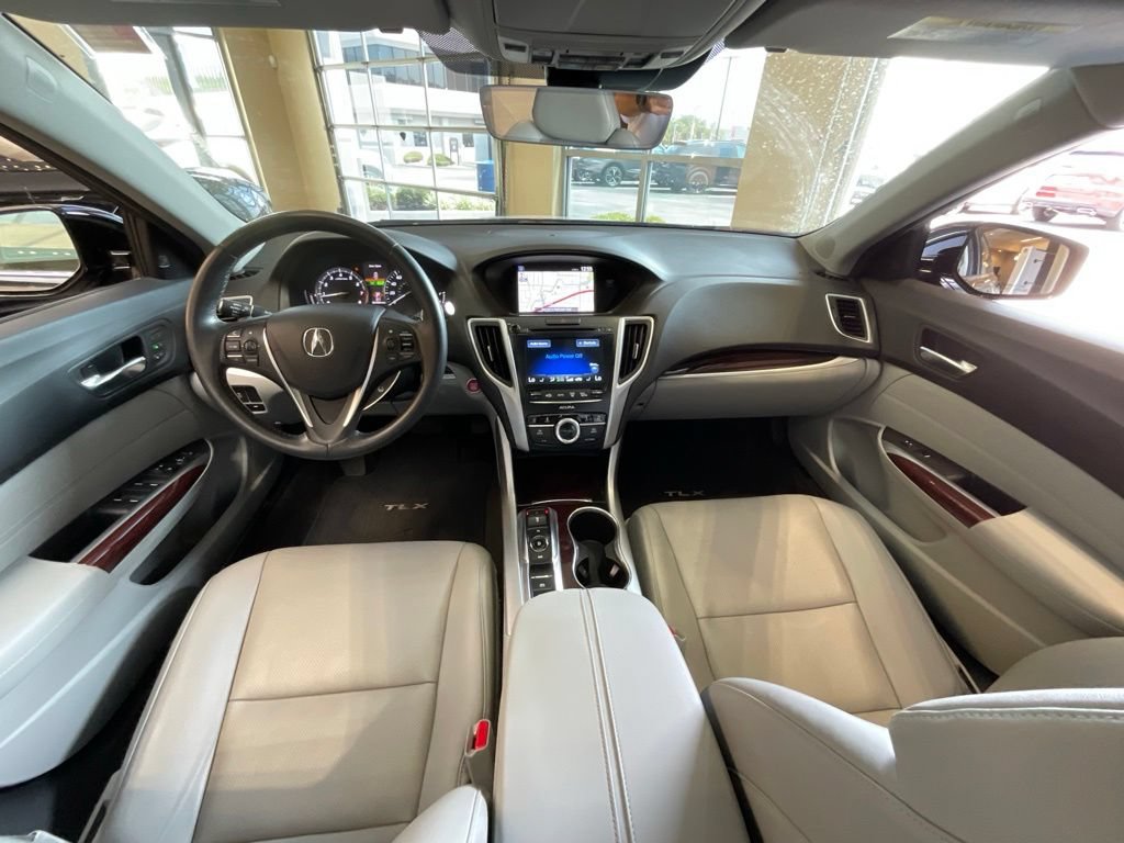 Certified 2017 Acura TLX V6 w/ Technology Package FWD image 9