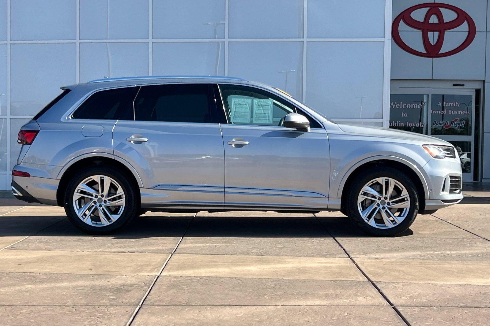 Used 2020 Audi Q7 2.0T Premium Plus w/ Premium Plus Package AWD/4WD image 3