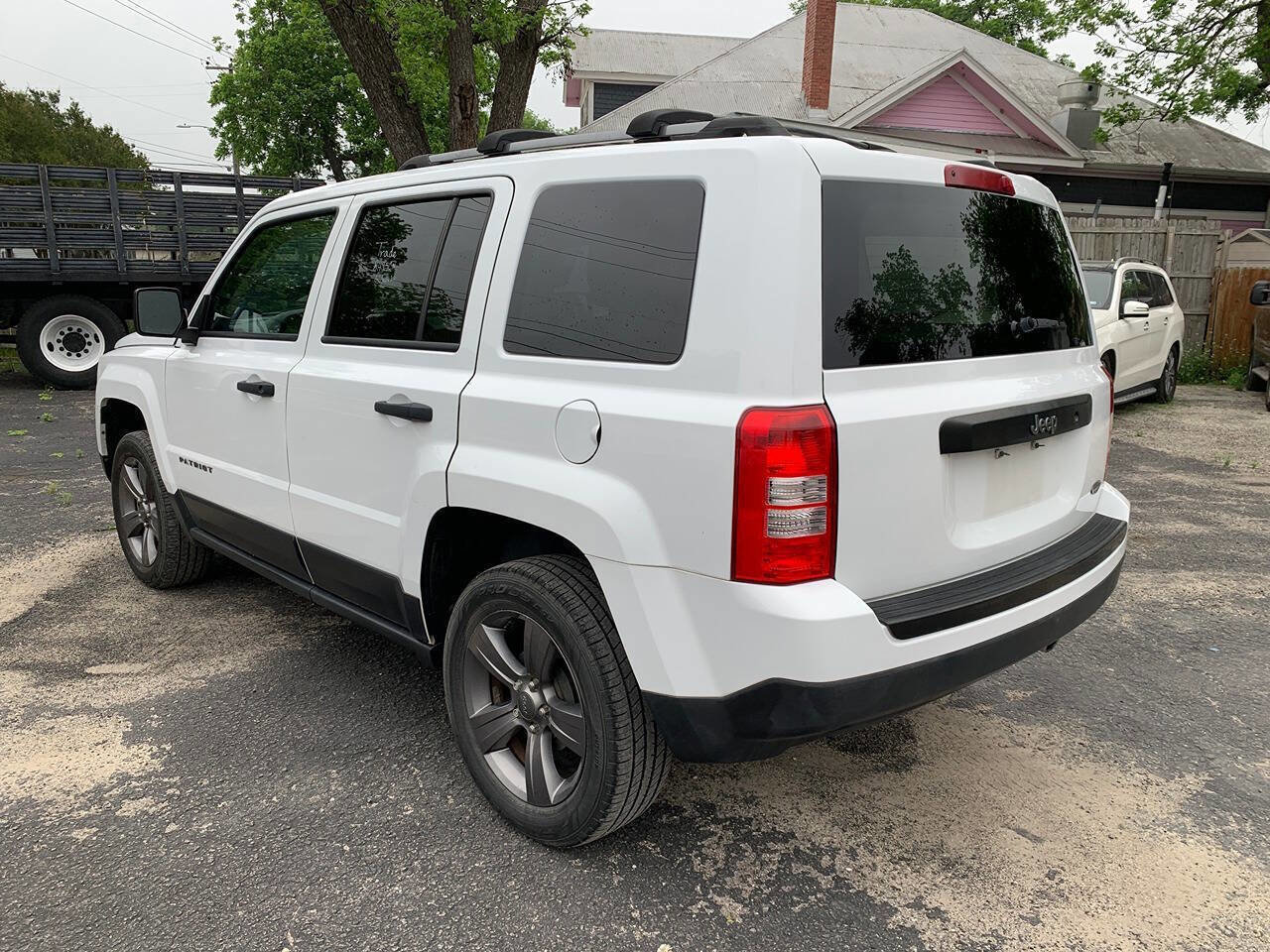 Used 2016 Jeep Patriot Sport FWD image 3