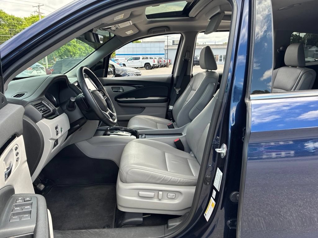 Used 2022 Honda Pilot Touring image 9