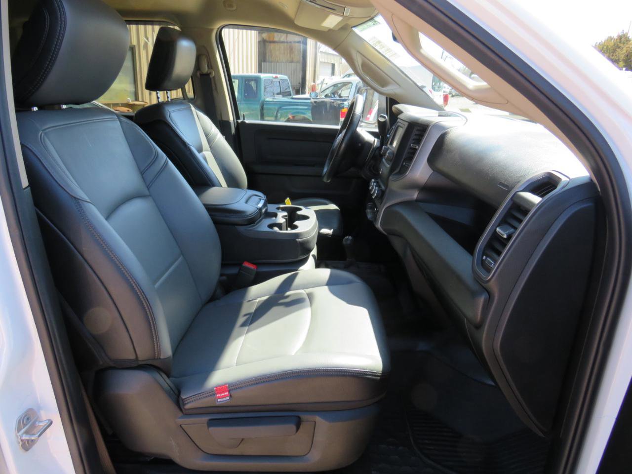 Used 2019 RAM 3500 Tradesman w/ Chrome Appearance Group AWD/4WD image 19