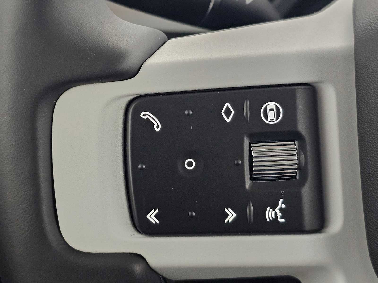 New 2025 Land Rover Defender 110 X-Dynamic SE image 22
