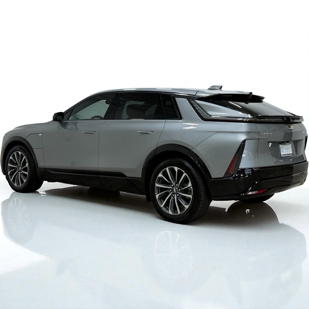 Used 2024 Cadillac Lyriq Sport image 7