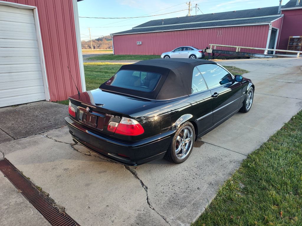 Used 2003 BMW 325Ci Convertible image 3