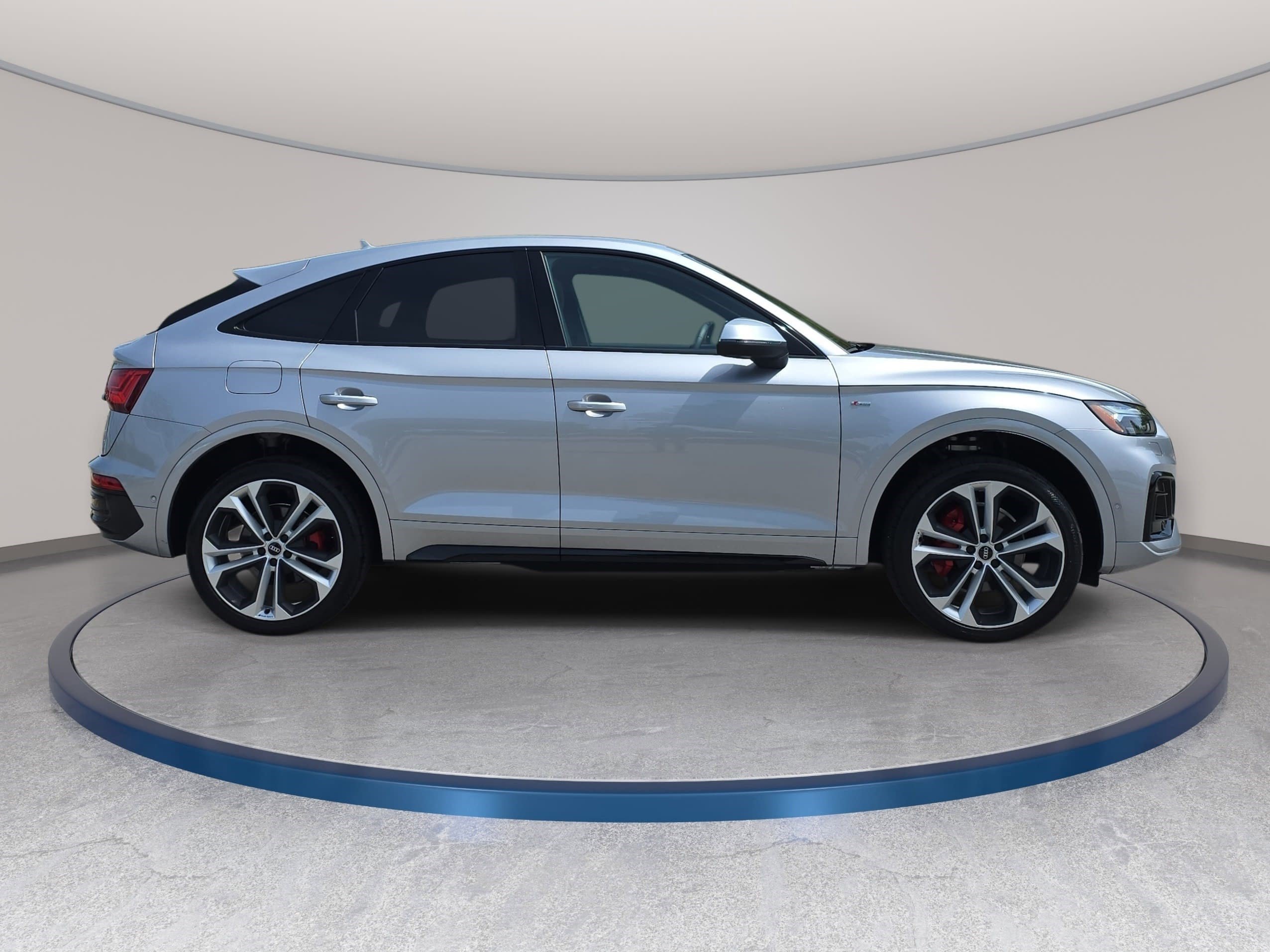 Used 2025 Audi Q5 Prestige w/ Prestige Package image 4