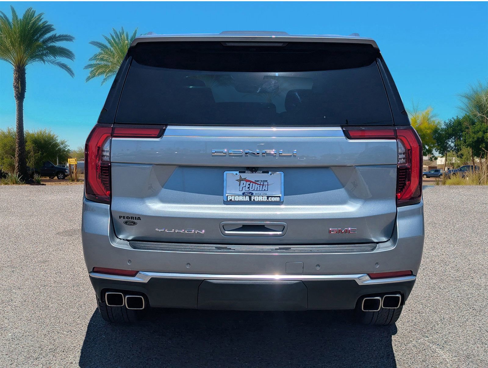 Used 2025 GMC Yukon XL Denali AWD/4WD image 4