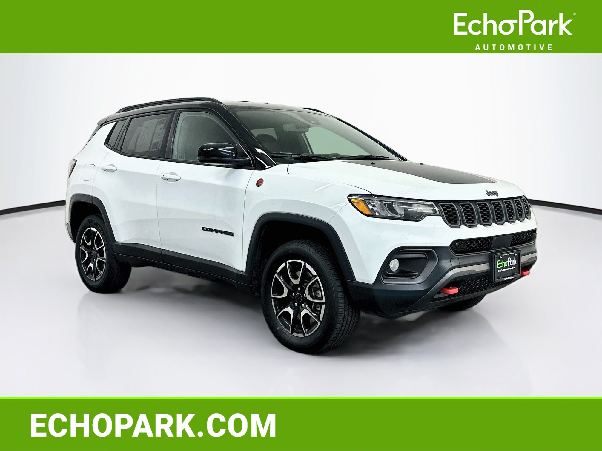 Used 2025 Jeep Compass Trailhawk AWD/4WD image 1
