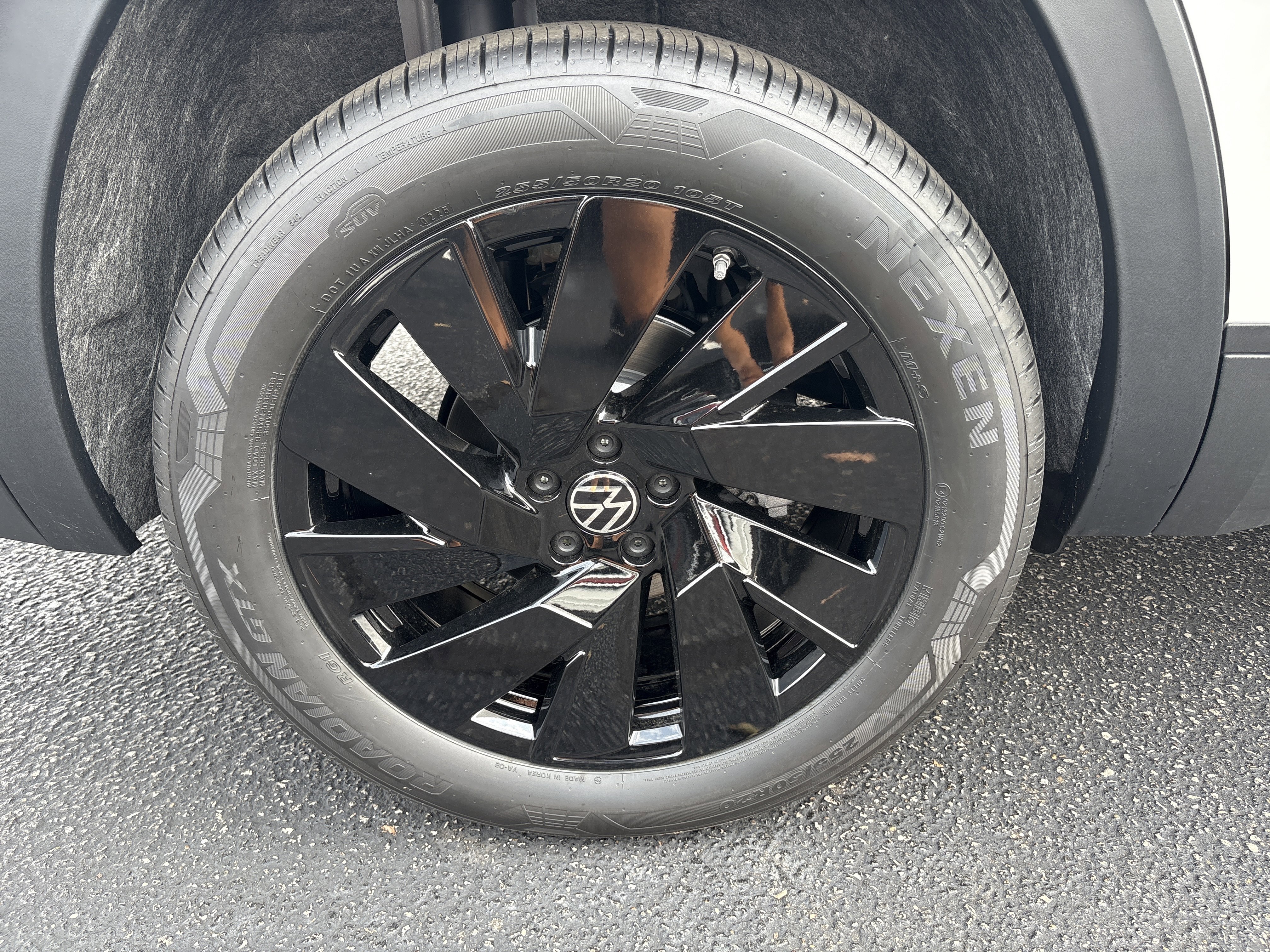 New 2026 Volkswagen Atlas SE image 8