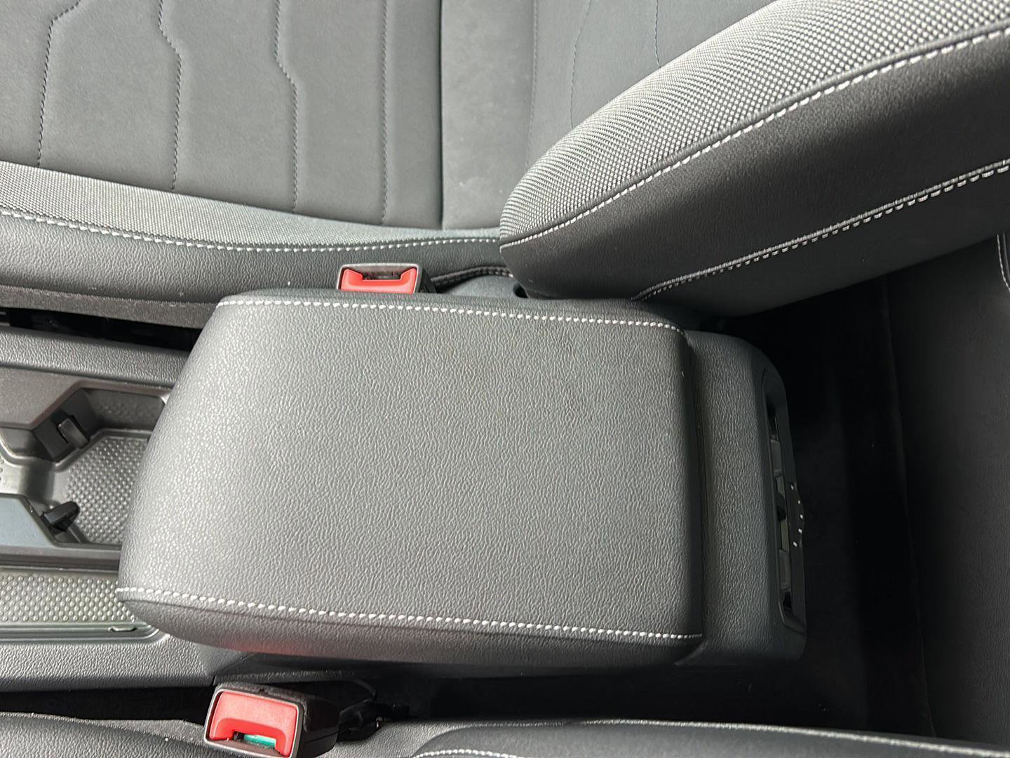 Used 2025 Volkswagen Taos SE image 23