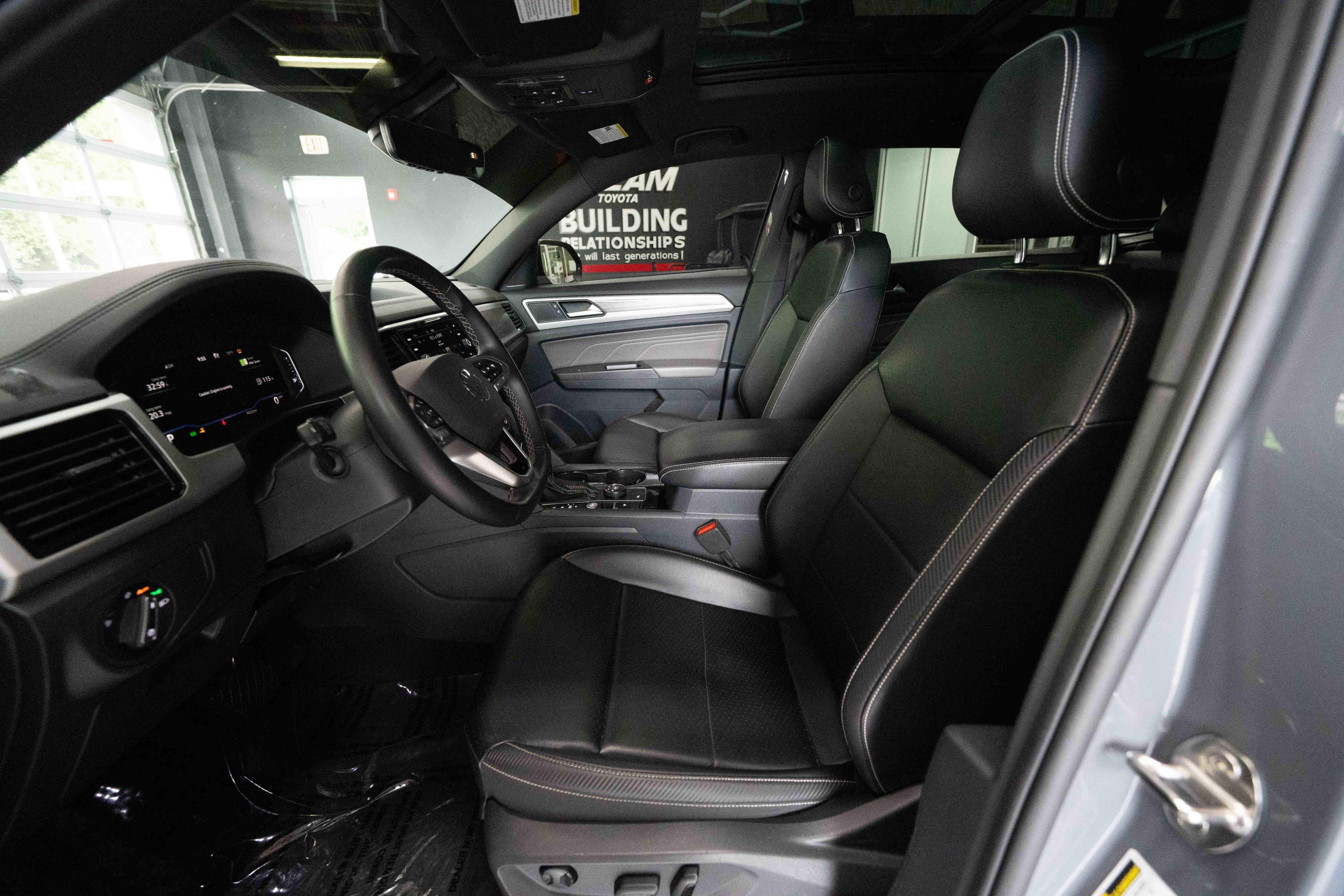 Used 2022 Volkswagen Atlas Cross Sport SE w/ Panoramic Sunroof Package AWD/4WD image 9