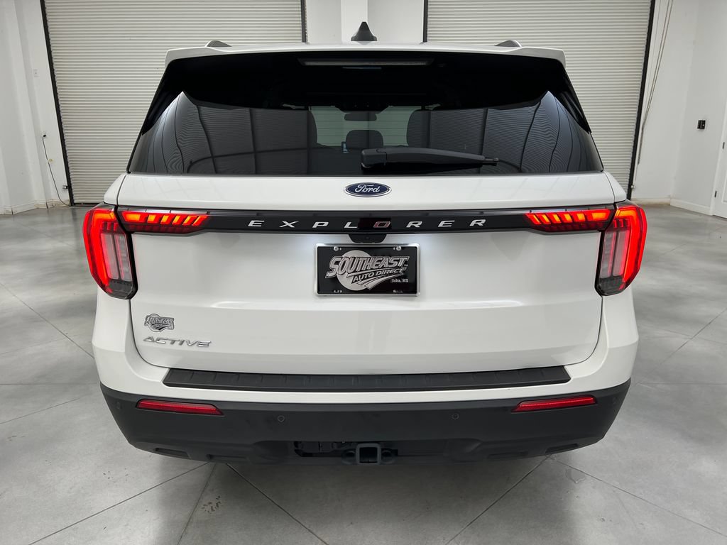 Used 2025 Ford Explorer Active RWD image 8