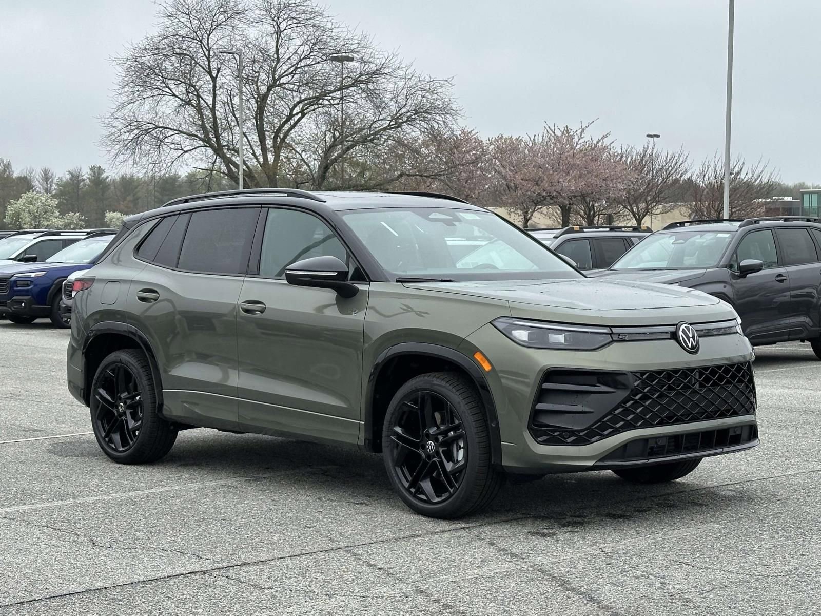 New 2026 Volkswagen Tiguan SE R-Line image 8