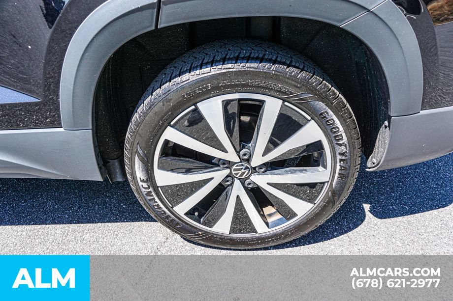 Used 2024 Volkswagen Taos SE FWD image 16