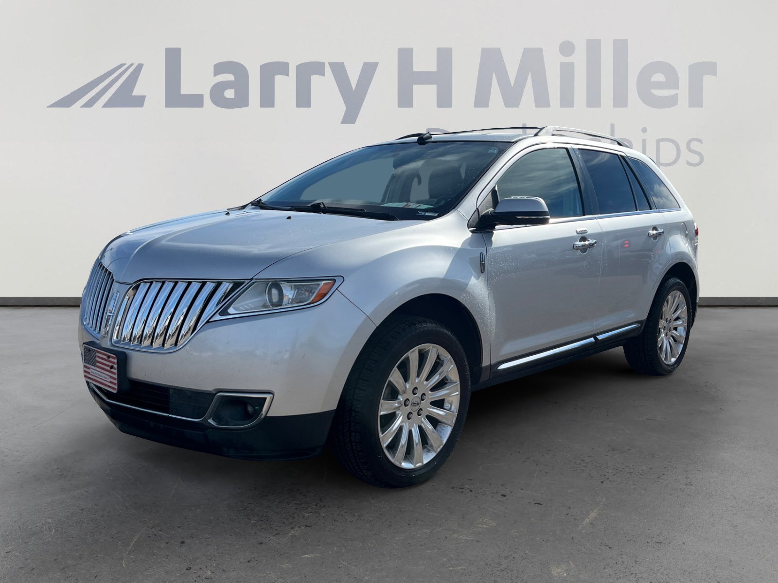 Used 2013 Lincoln MKX FWD image 1