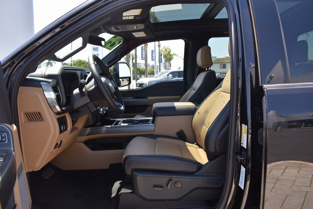 Used 2025 Ford F450 Lariat w/ FX4 Off-Road Package image 24