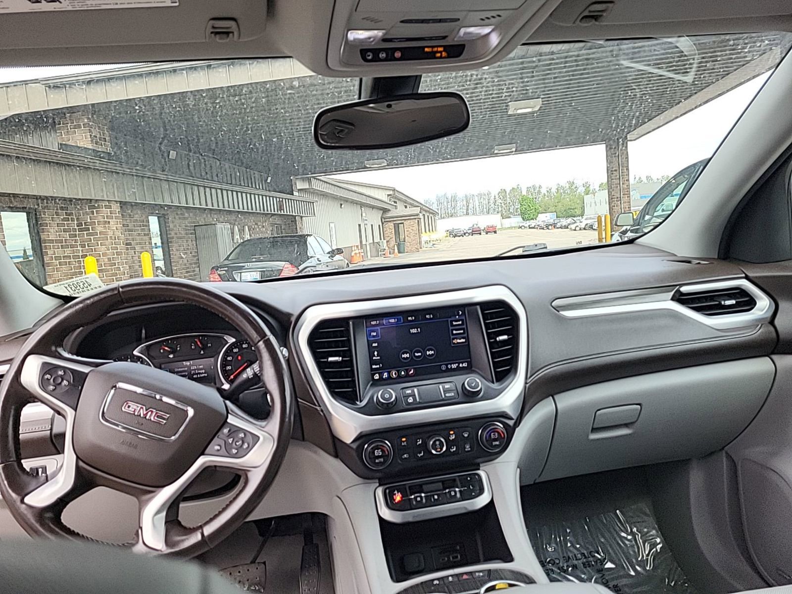 Used 2020 GMC Acadia SLT AWD/4WD image 9