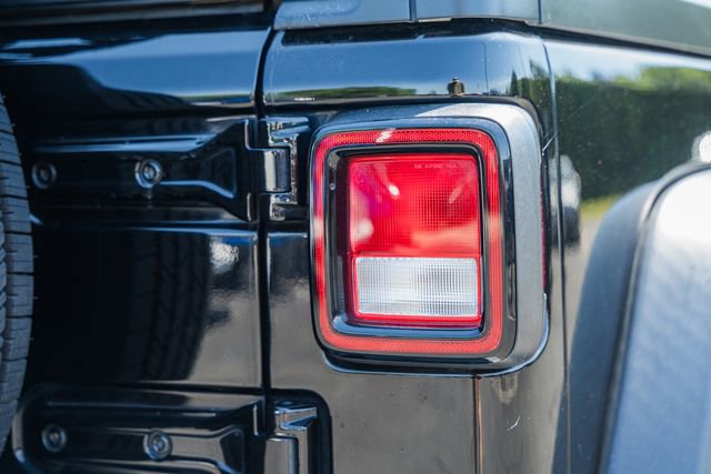 Used 2018 Jeep Wrangler Sport AWD/4WD image 8
