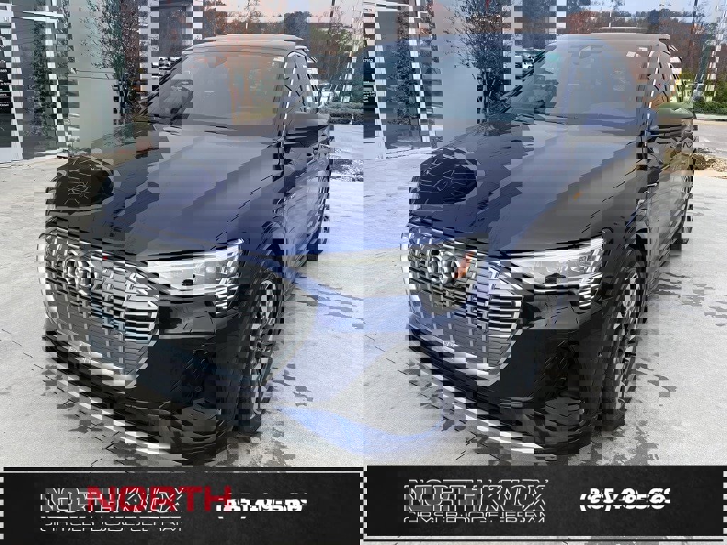 Used 2023 Audi e-tron Premium Plus w/ Premium Plus Package image 1