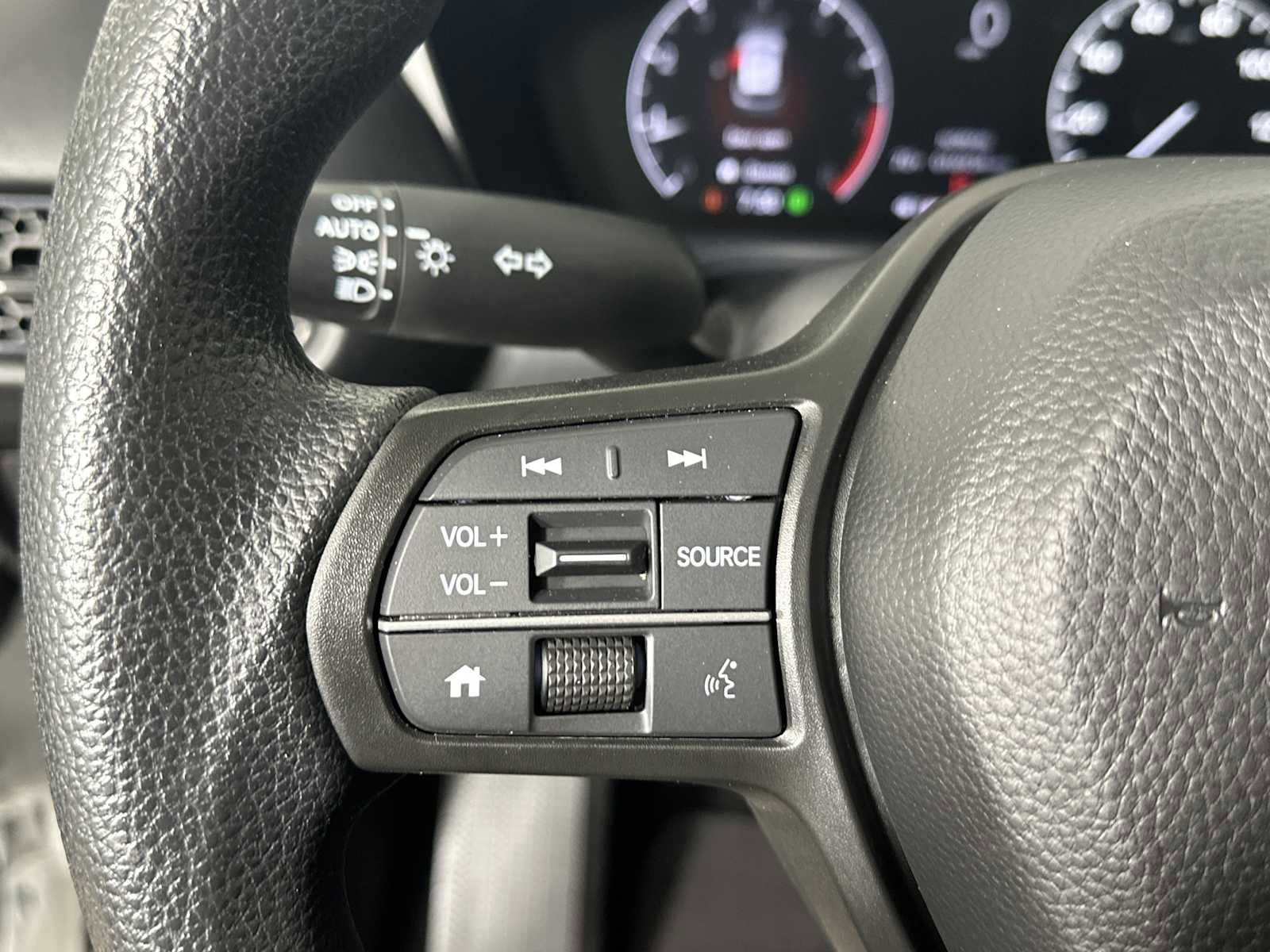 Used 2024 Honda HR-V LX image 25
