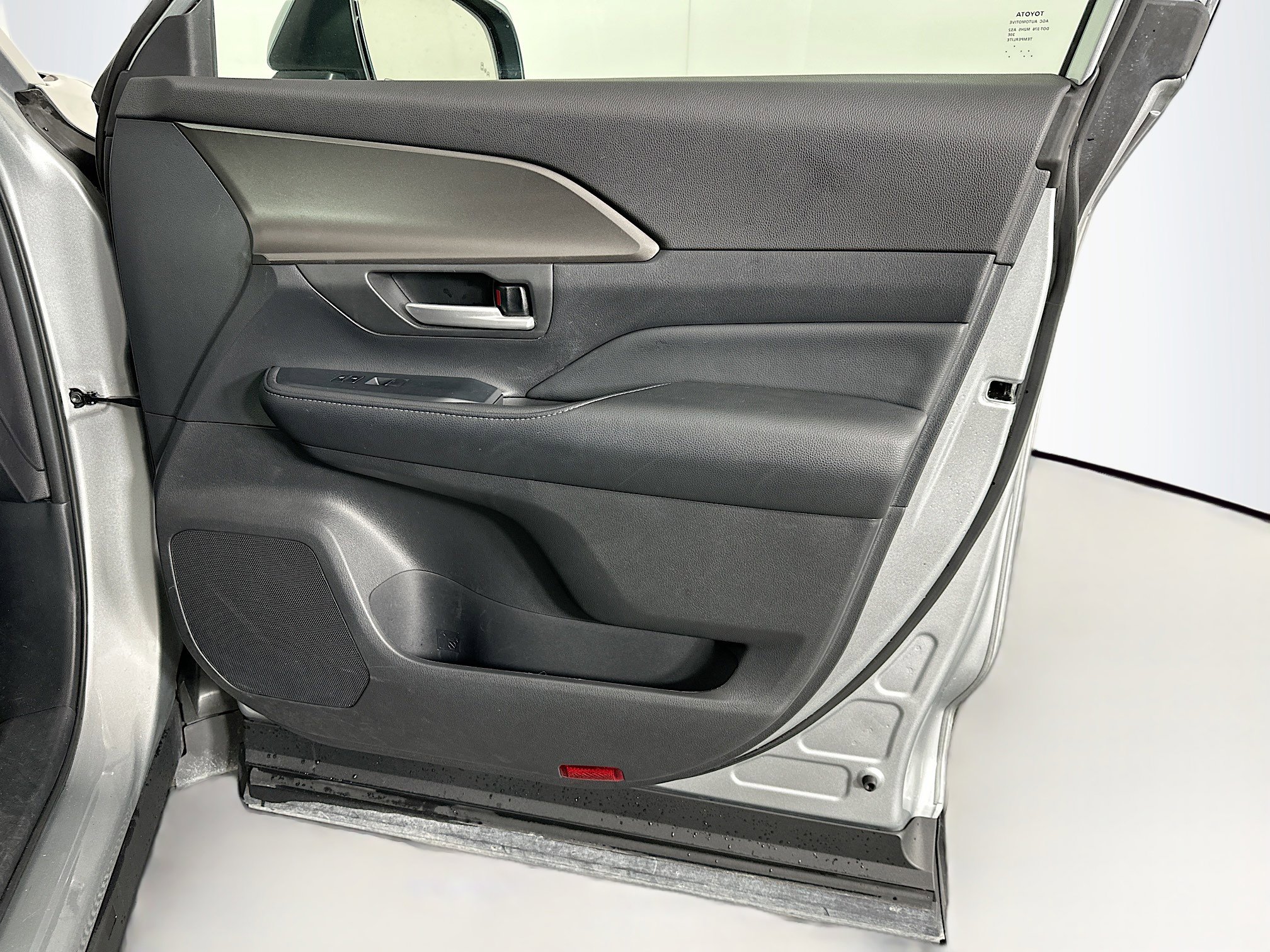 Used 2025 Toyota Grand Highlander FWD image 33