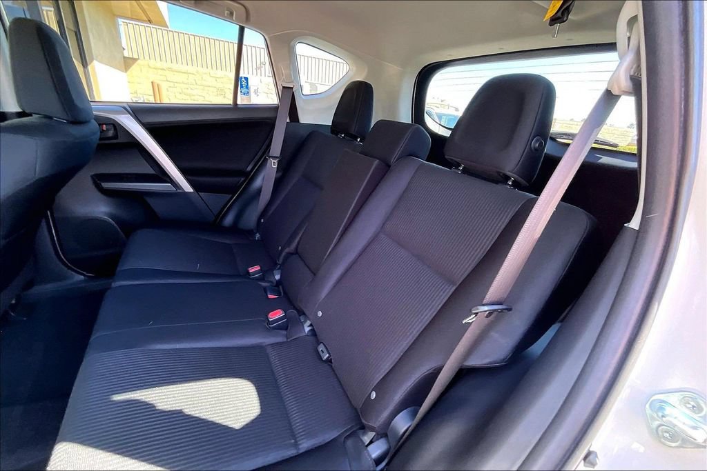 Used 2016 Toyota RAV4 LE FWD image 16