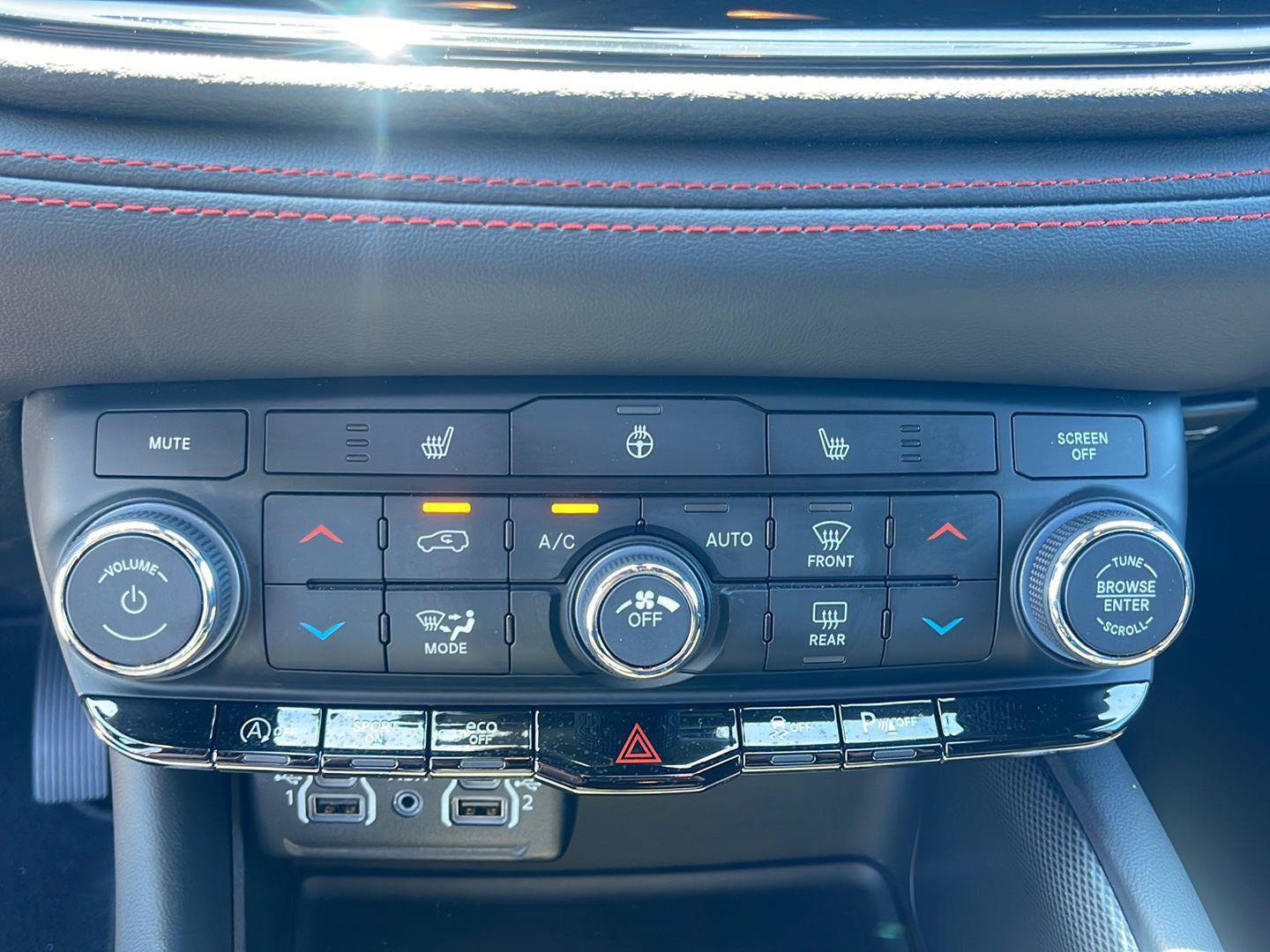Used 2025 Dodge Durango GT RWD image 25