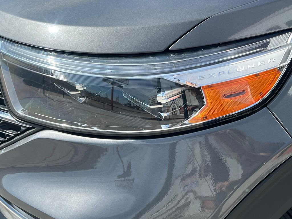 Used 2023 Ford Explorer XLT w/ Equipment Group 202A image 10