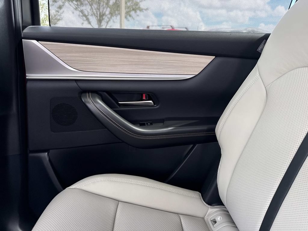 New 2026 MAZDA CX-90 Plug-In Hybrid w/ Preferred AWD/4WD image 18