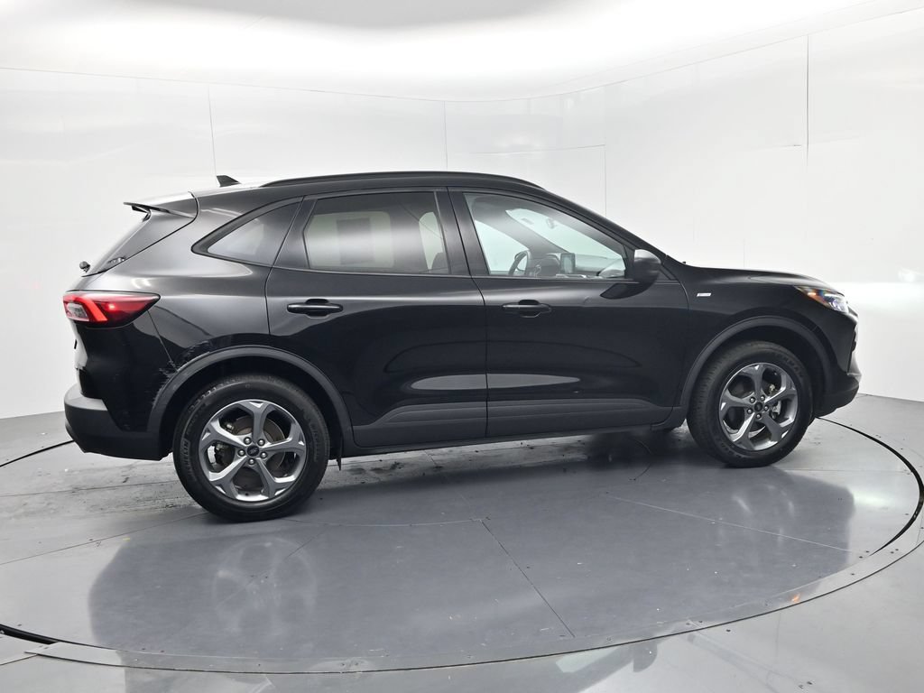 Used 2025 Ford Escape ST-Line AWD/4WD image 8