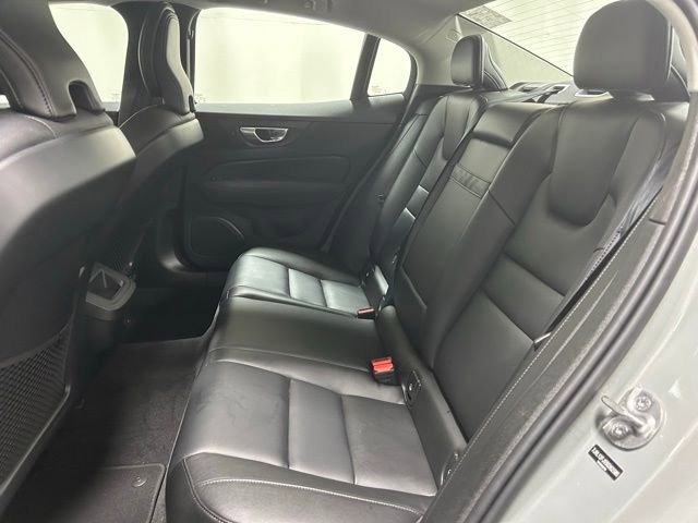 Used 2025 Volvo S60 B5 Core image 12