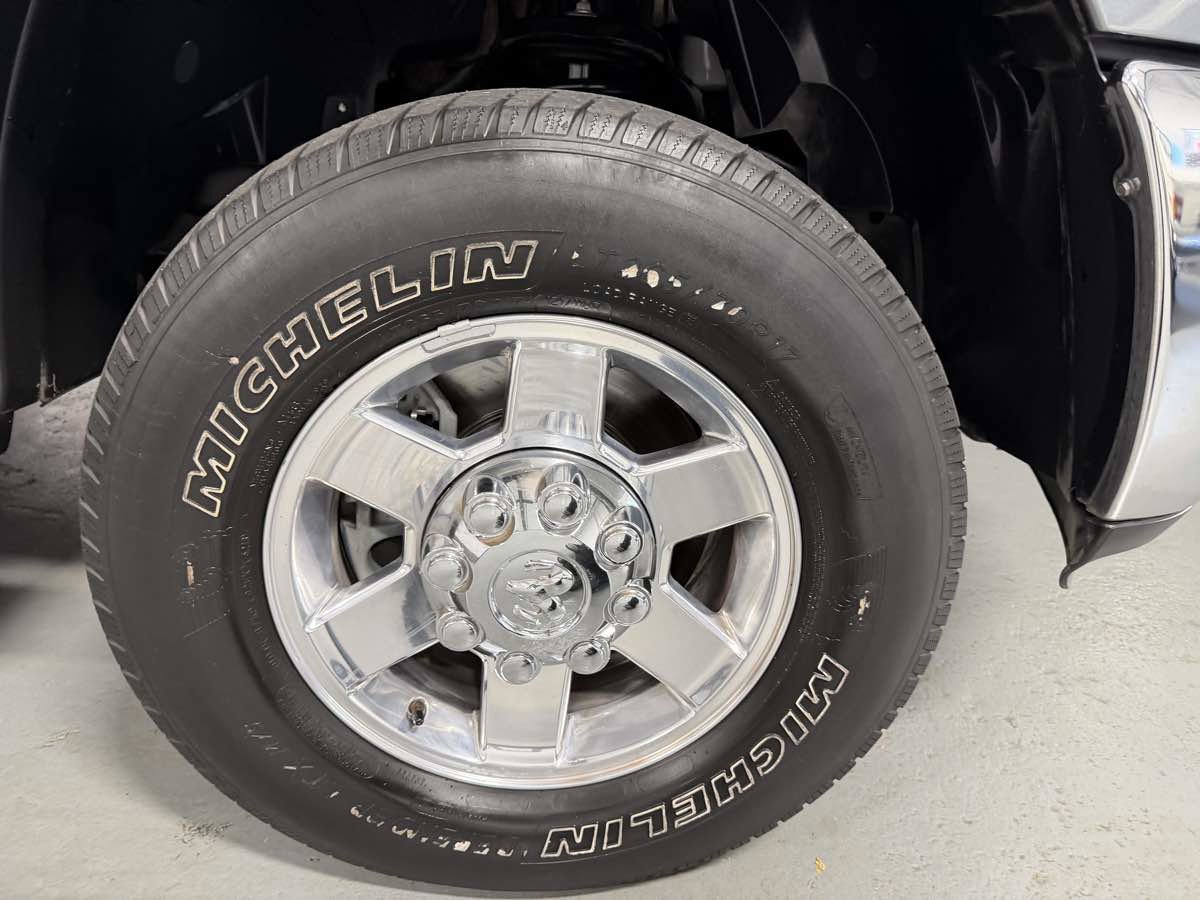 Used 2012 RAM 2500 SLT w/ Technology Group AWD/4WD image 2
