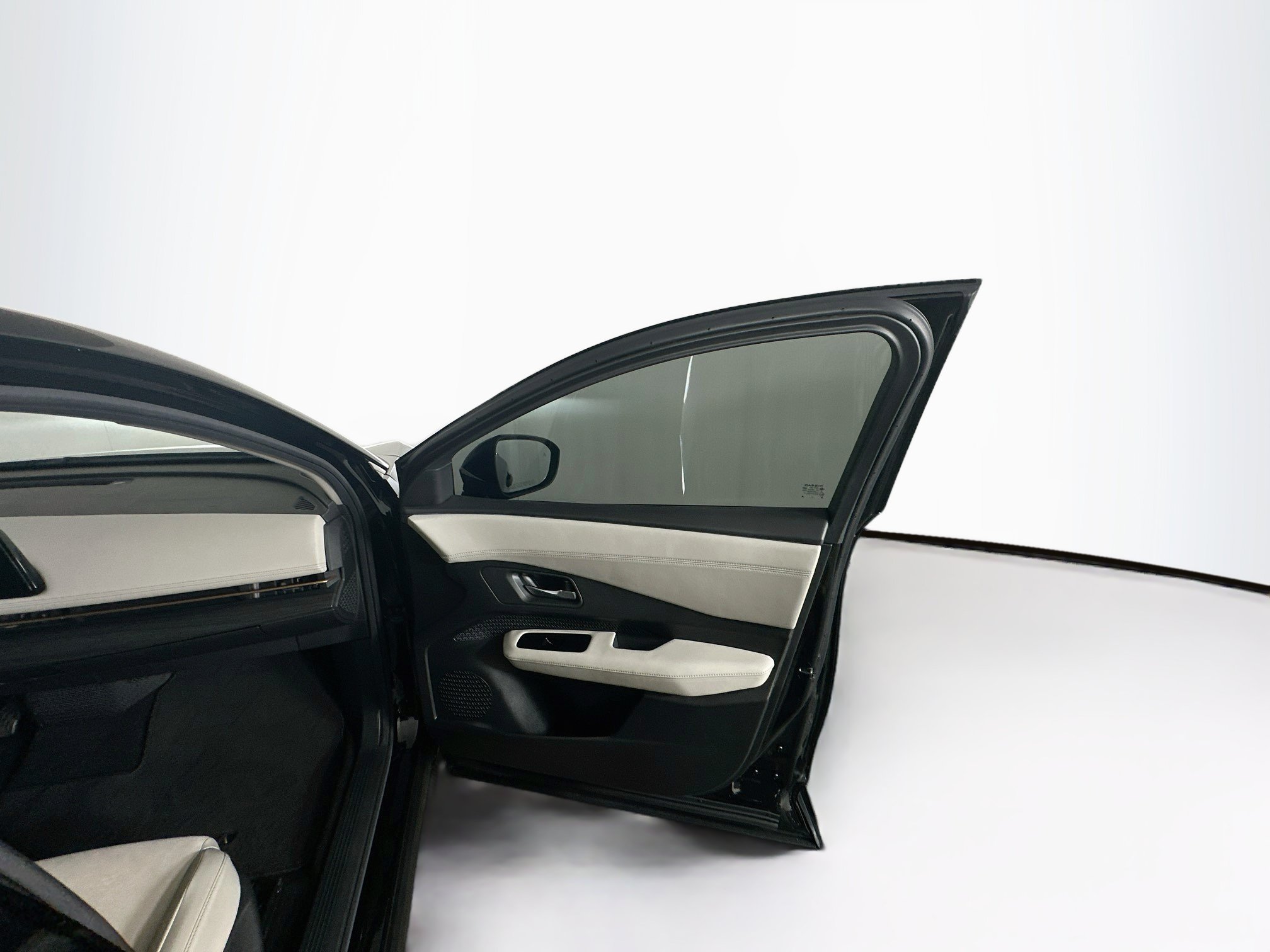 Used 2023 Nissan Ariya FWD image 32