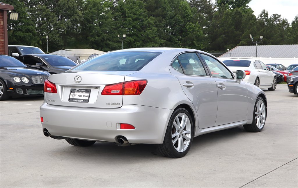 Used 2006 Lexus IS 250 w/ Preferred Accessory Pkg RWD image 7