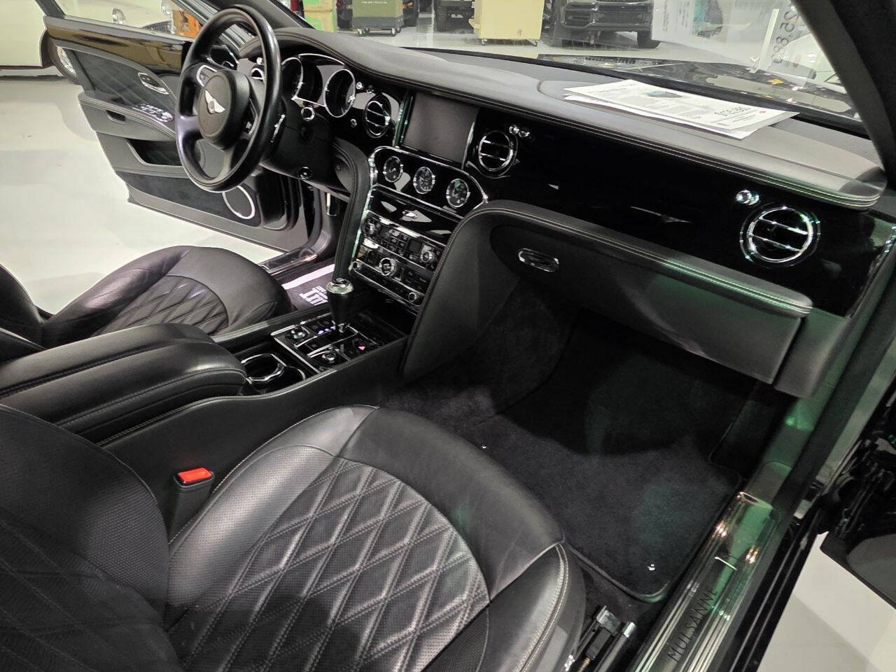 Used 2017 Bentley Mulsanne RWD image 48