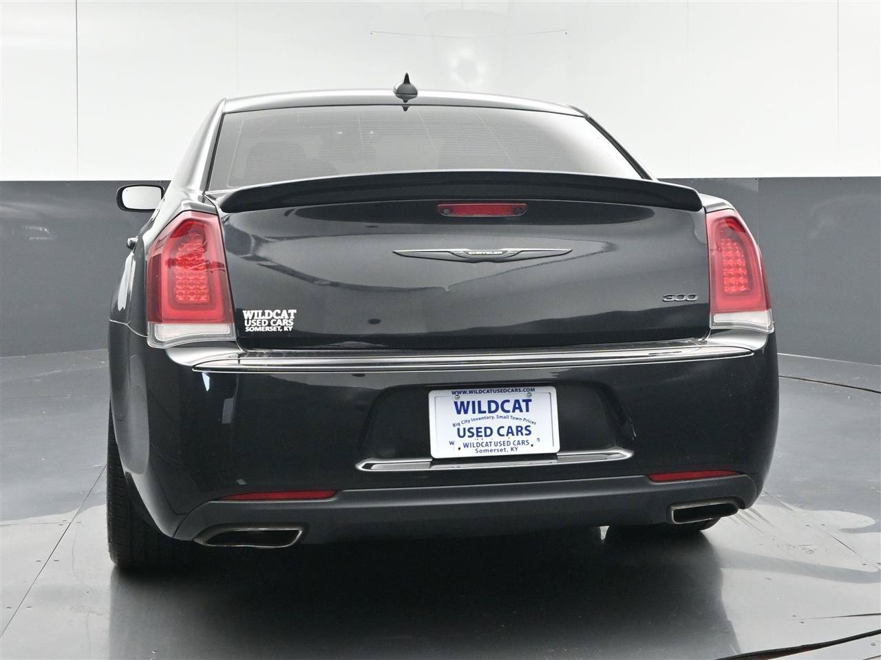 Used 2021 Chrysler 300 Touring w/ Sport Appearance Package RWD image 6