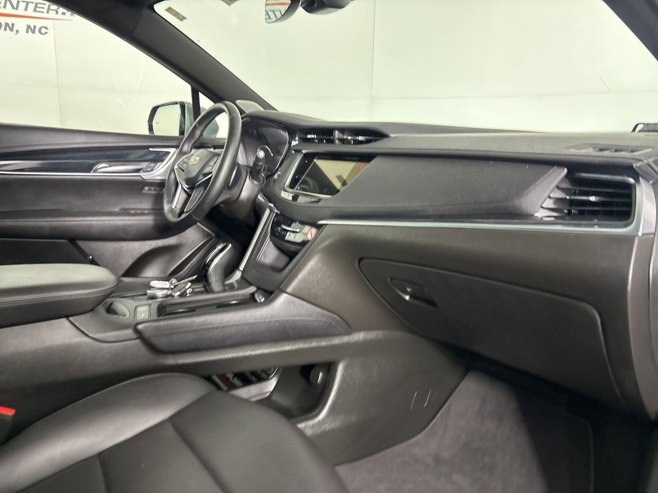 Used 2025 Cadillac XT5 Premium Luxury image 31