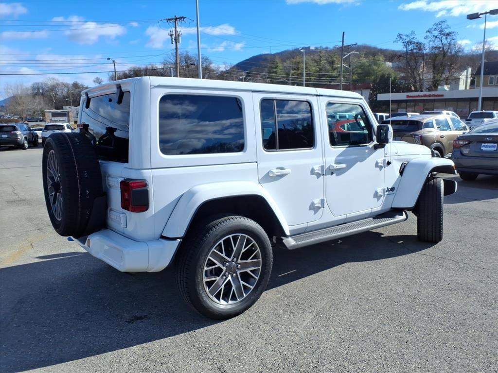 Used 2023 Jeep Wrangler Unlimited Sahara image 4