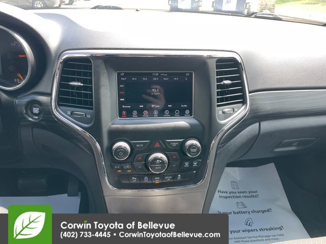 Used 2019 Jeep Grand Cherokee Laredo AWD/4WD image 11
