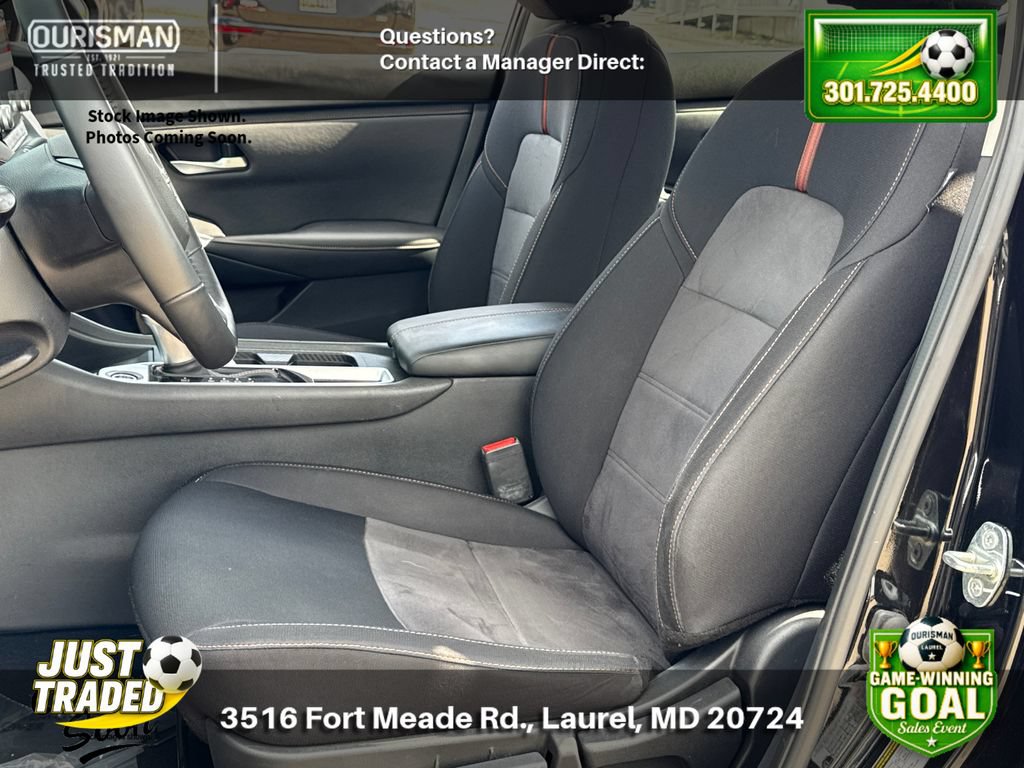 Used 2023 Nissan Sentra SR w/ Midnight Edition Package FWD image 6