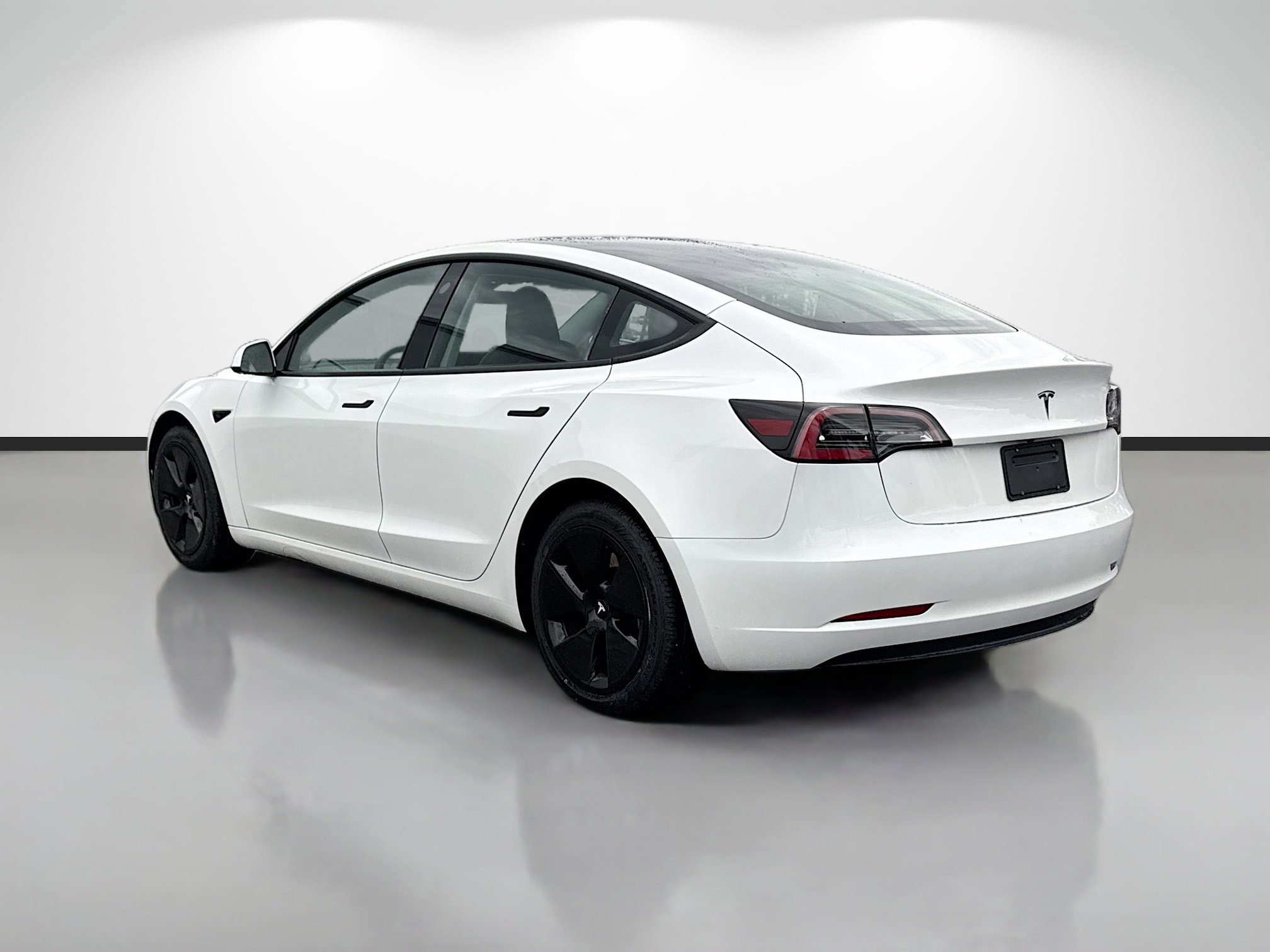 Used 2023 Tesla Model 3 Standard Range RWD image 5