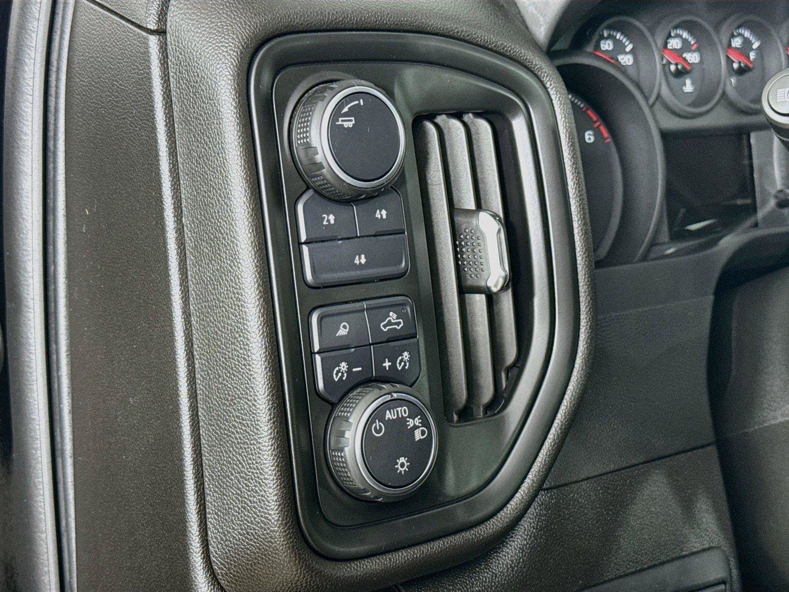 Used 2025 Chevrolet Silverado 2500 Custom w/ Custom Value Package AWD/4WD image 15
