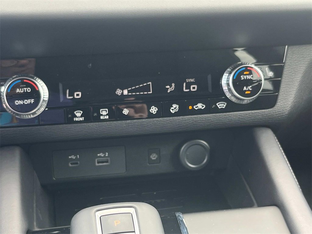 New 2025 Mitsubishi Outlander SE image 24