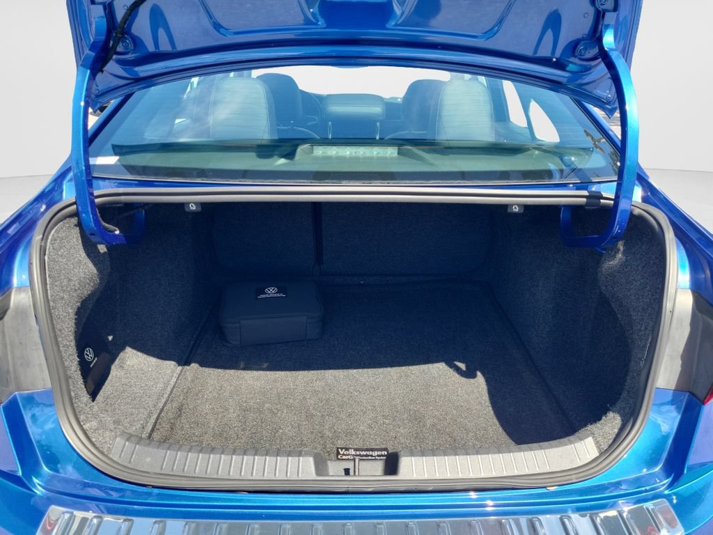 Used 2022 Volkswagen Jetta SE FWD image 9