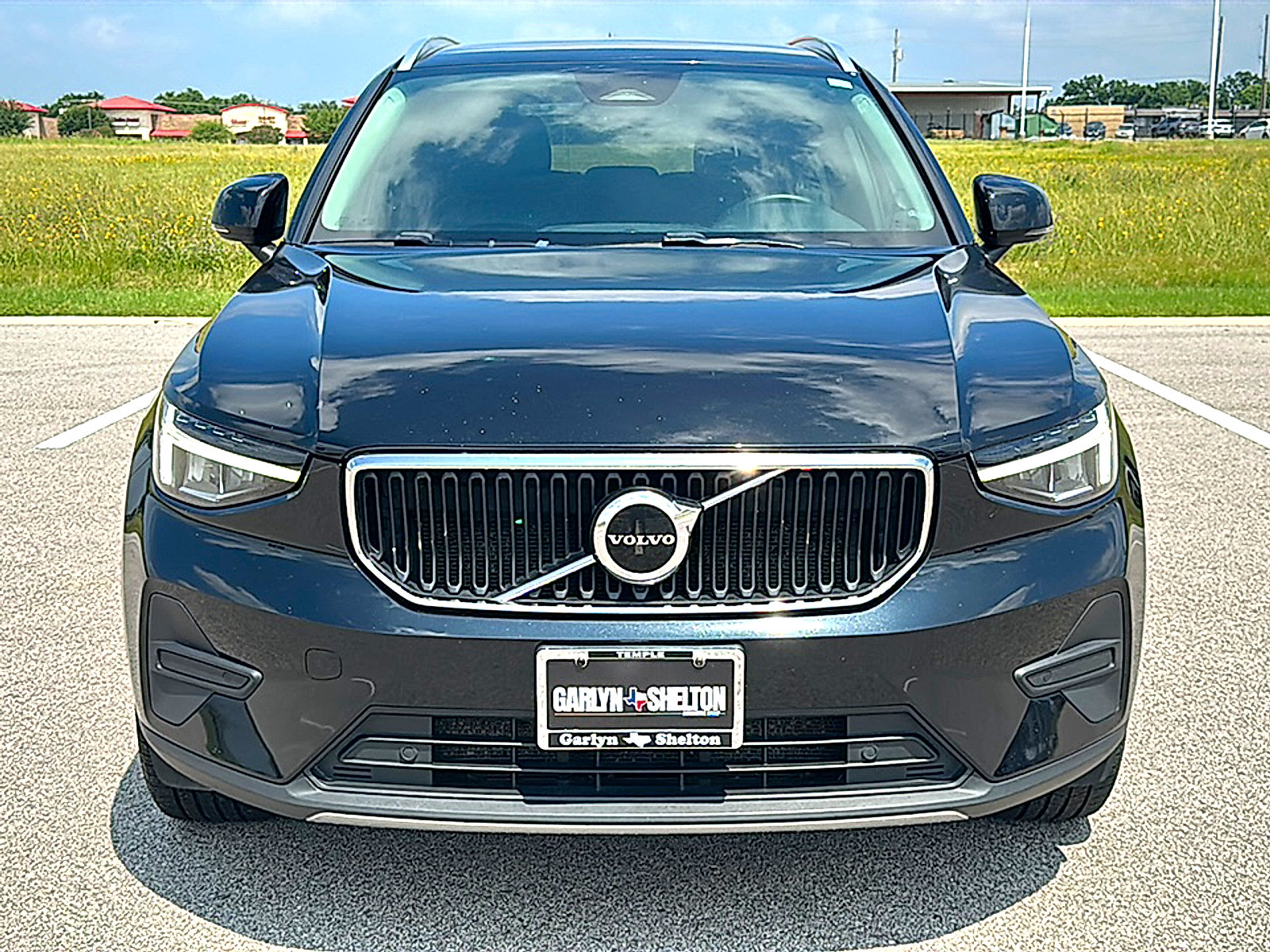 Used 2023 Volvo XC40 B5 Core AWD/4WD image 11