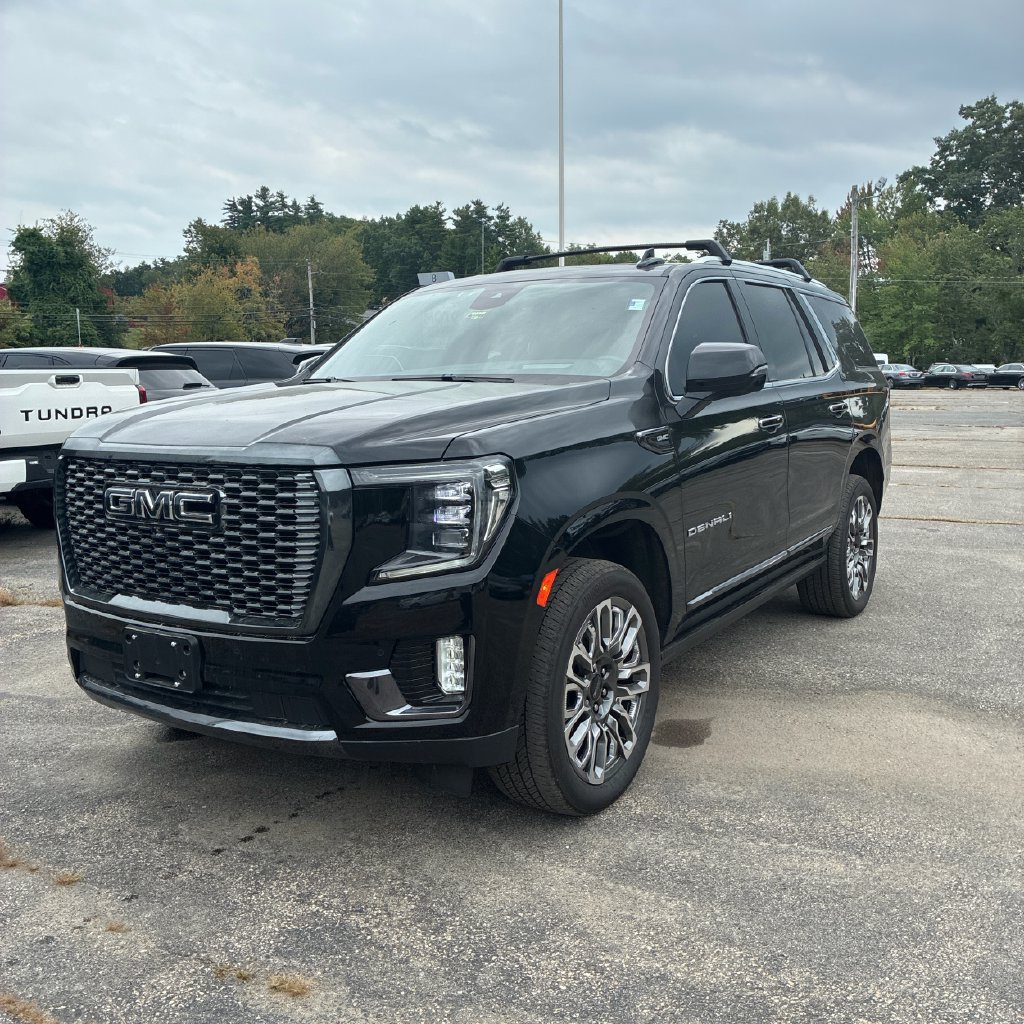 Used 2024 GMC Yukon Denali Ultimate AWD/4WD image 8
