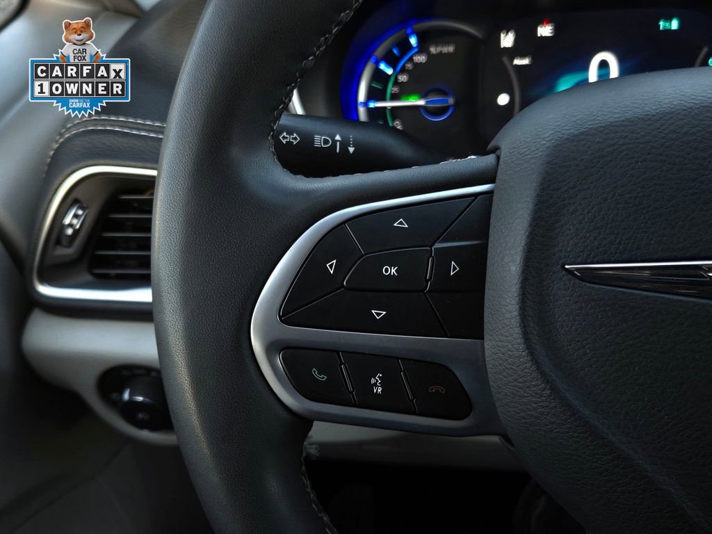 Used 2023 Chrysler Pacifica Limited FWD image 25