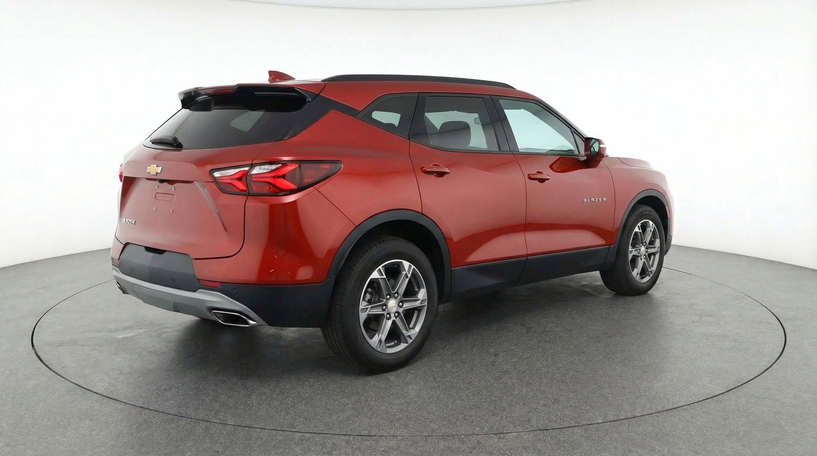 Used 2025 Chevrolet Blazer LT FWD image 9