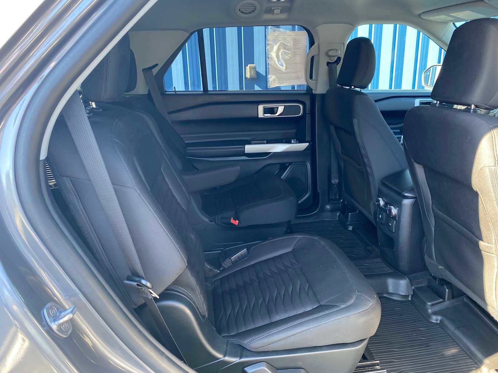 Used 2021 Ford Explorer XLT AWD/4WD image 30